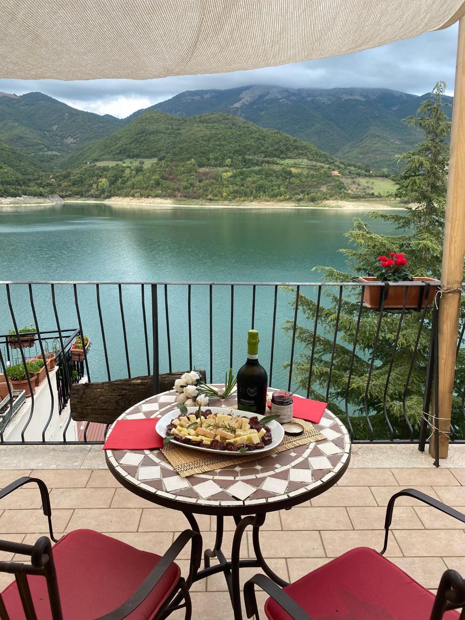 B&B La Casetta Sul Lago Colle di Tora Екстериор снимка