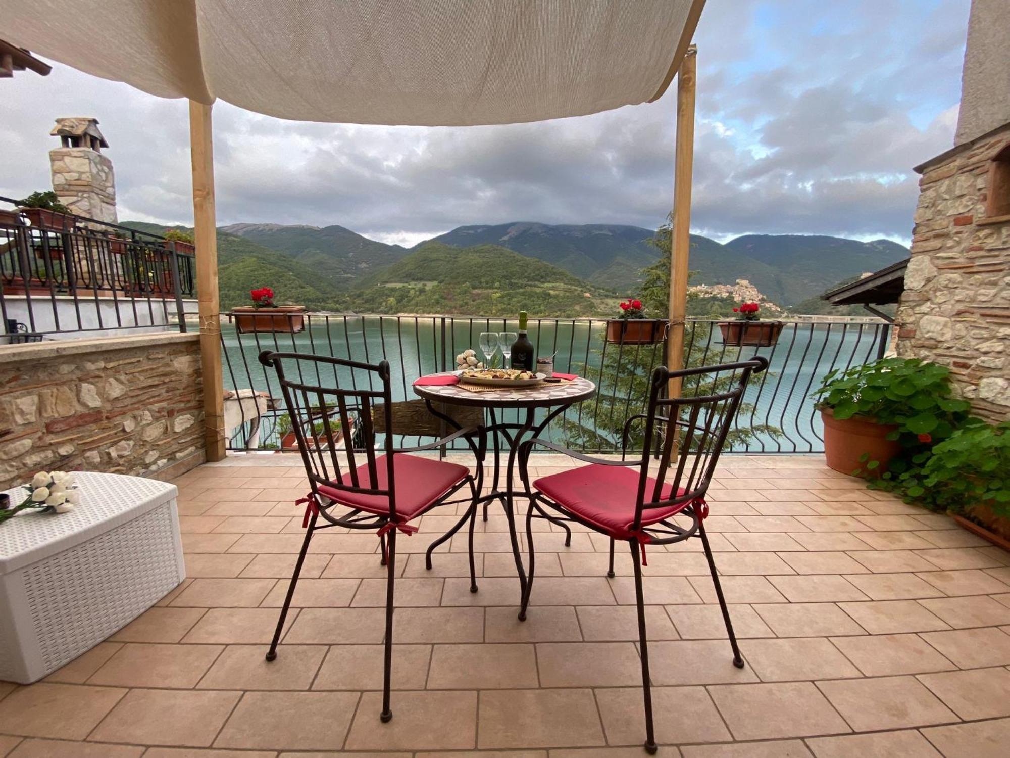 B&B La Casetta Sul Lago Colle di Tora Екстериор снимка