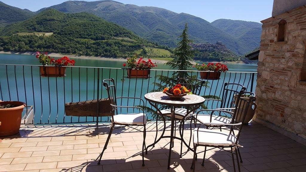 B&B La Casetta Sul Lago Colle di Tora Екстериор снимка